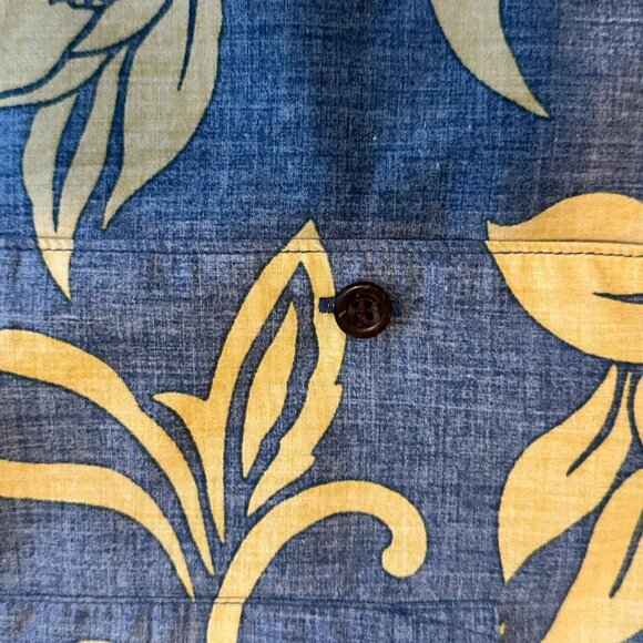 Quiksilver Waterman Collection Floral Shirt Button Up Mens Hawaiian Shirt XL - Picture 8 of 10